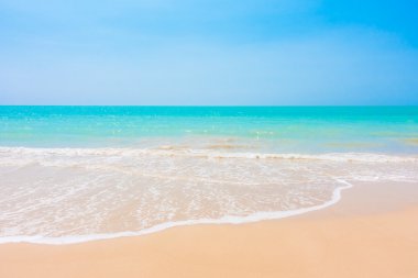 Güzel tropikal plaj ve deniz