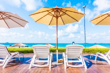 Otelde açık yüzme havuzu