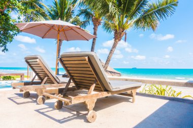 Otelde açık yüzme havuzu