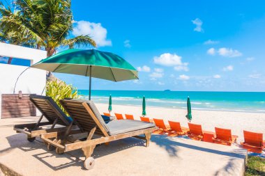 Güzel tropikal plaj ve deniz