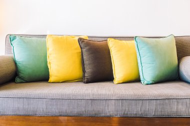 Güzel lüks yastıklar Divan