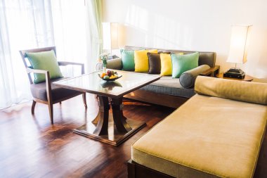 Güzel lüks yastıklar Divan