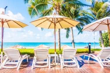 Otelde açık yüzme havuzu