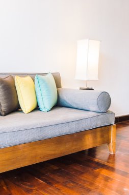 Güzel lüks yastıklar Divan