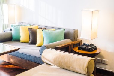 Güzel lüks yastıklar Divan