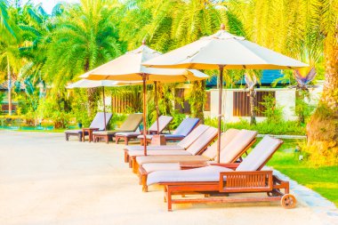 Otelde açık yüzme havuzu