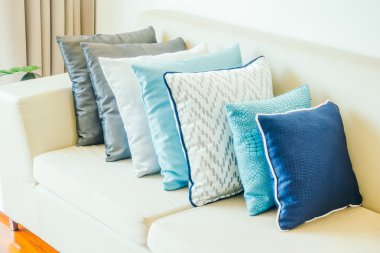 Güzel lüks yastıklar Divan