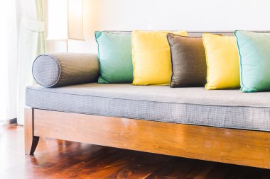 Güzel lüks yastıklar Divan