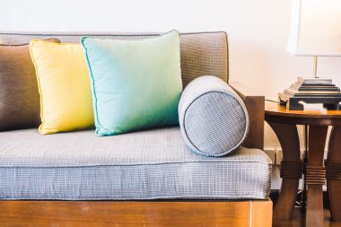 Güzel lüks yastıklar Divan