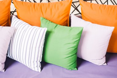 Güzel lüks yastıklar Divan