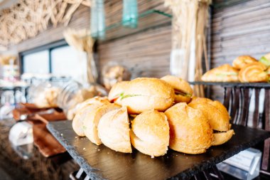 Otel restoranında açık büfe