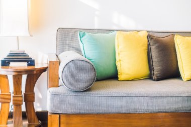 Güzel lüks yastıklar Divan