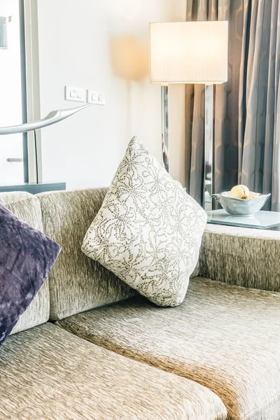 Kanepe dekorasyon yastık