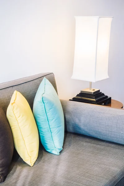 Güzel lüks yastıklar Divan