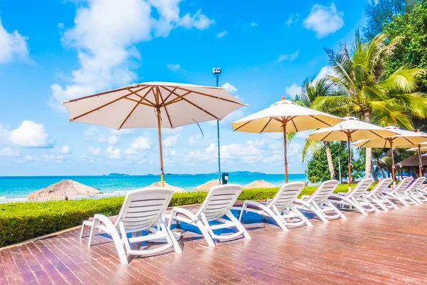 Otelde açık yüzme havuzu