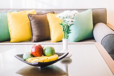 Güzel lüks yastıklar Divan