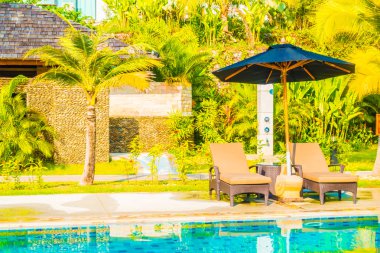 Otelde açık yüzme havuzu