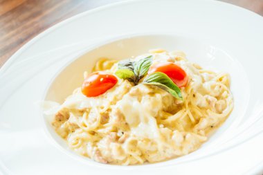 Leziz spagetti carbonara