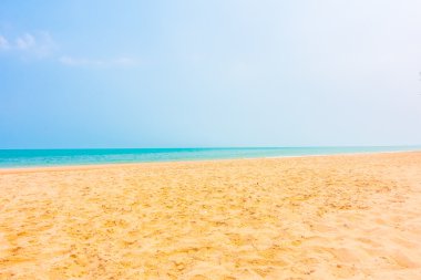 Güzel boş kum plaj