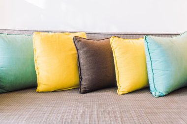 Güzel lüks yastıklar Divan