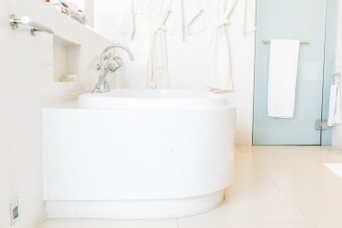 Güzel lüks beyaz küvet