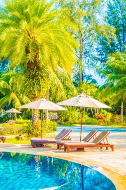 Otelde açık yüzme havuzu