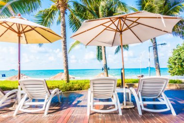 Otelde açık yüzme havuzu