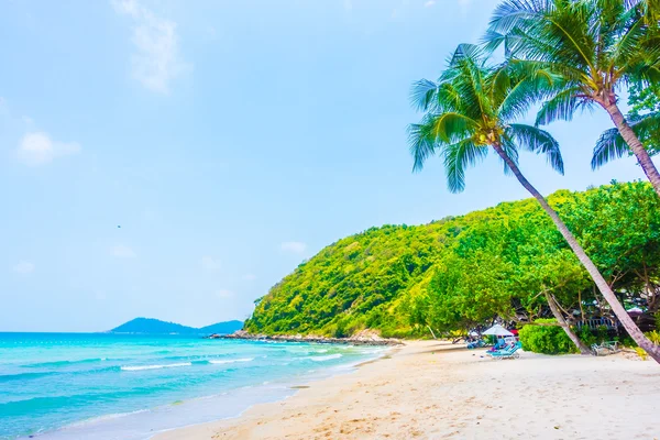 Tropisch strand en zee landschap — Stockfoto