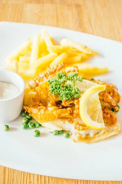 Deliziosi fish and chips — Foto Stock