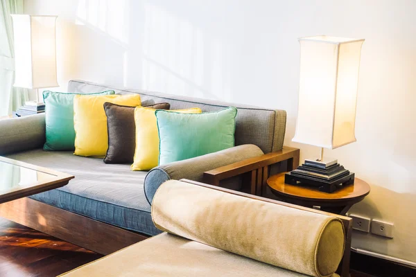 Güzel lüks yastıklar Divan