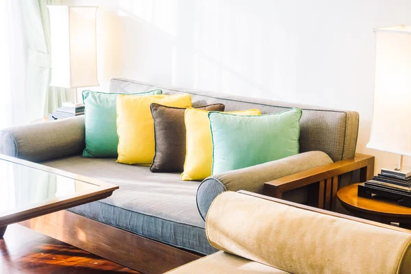 Güzel lüks yastıklar Divan