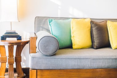 Güzel lüks yastıklar Divan