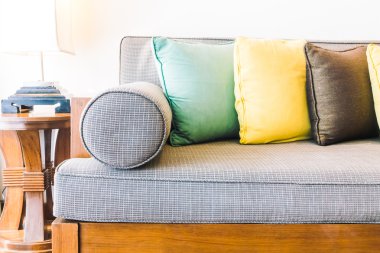 Güzel lüks yastıklar Divan