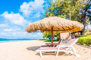 Güzel tropikal plaj ve deniz