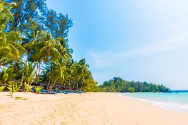 Güzel tropikal plaj ve deniz