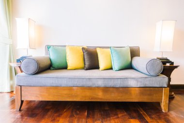 Güzel lüks yastıklar Divan