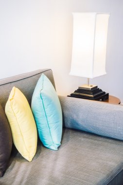 Güzel lüks yastıklar Divan