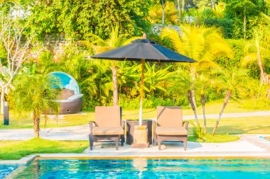 Otelde açık yüzme havuzu