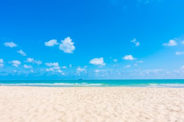 Güzel tropikal plaj ve deniz