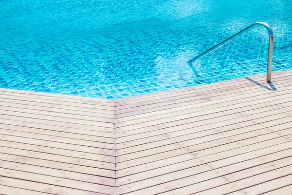 Hermosa piscina — Foto de Stock