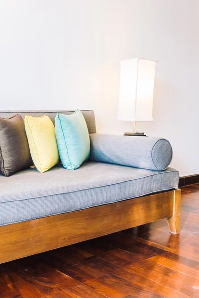 Güzel lüks yastıklar Divan