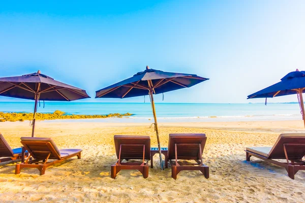 Güzel tropikal plaj ve deniz