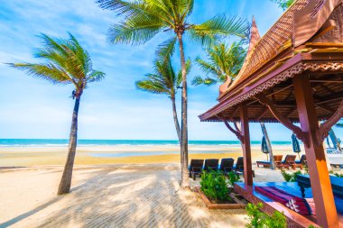 Güzel tropikal plaj ve deniz