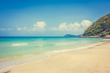 Güzel tropikal plaj ve deniz