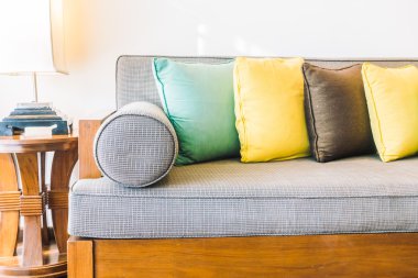 Güzel lüks yastıklar Divan