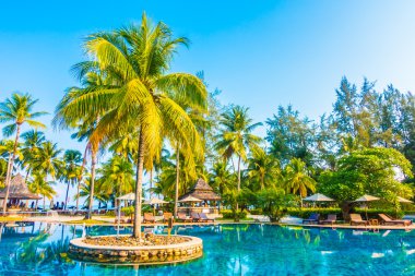 lüks Açık Yüzme Havuzu