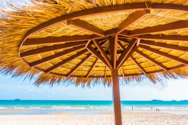 Güzel tropikal plaj ve deniz