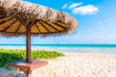 Güzel tropikal plaj ve deniz