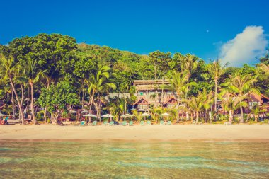 Güzel tropikal plaj ve deniz