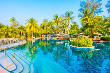 lüks Açık Yüzme Havuzu